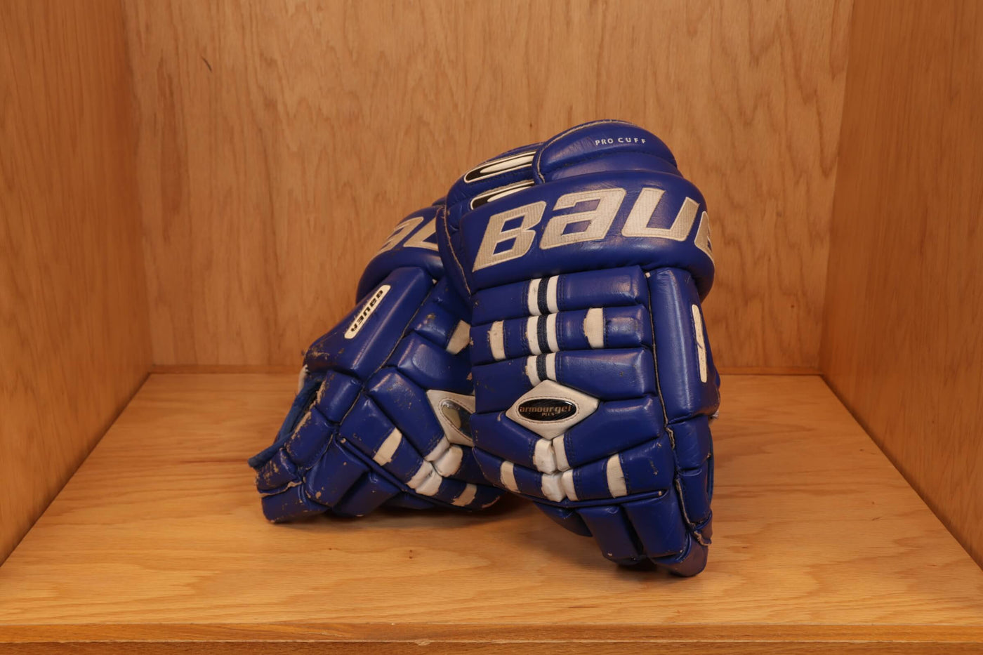 Bauer Supreme Gloves