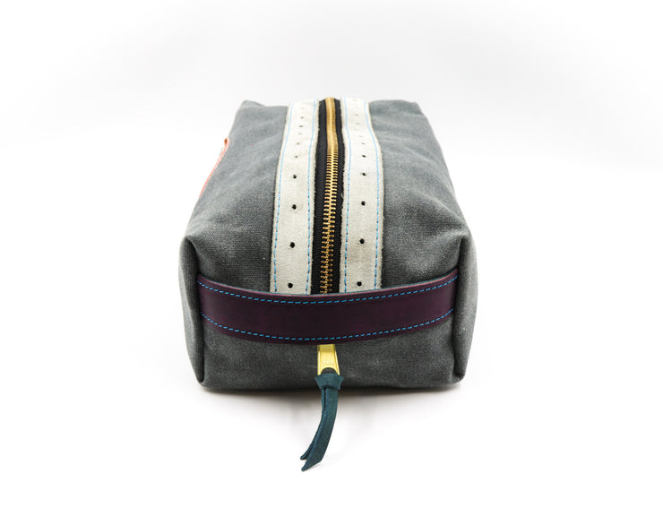 Anaheim Duck Hunt Bathroom Bag