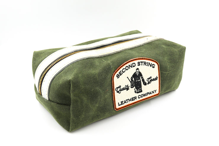 Dallas Green/White Bathroom Bag