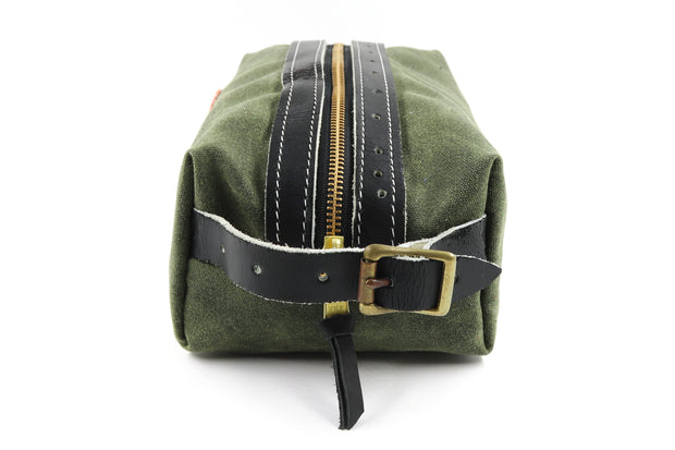 Dallas Black Bathroom Bag
