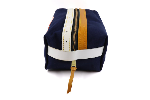 Florida White/Tan Bathroom Bag