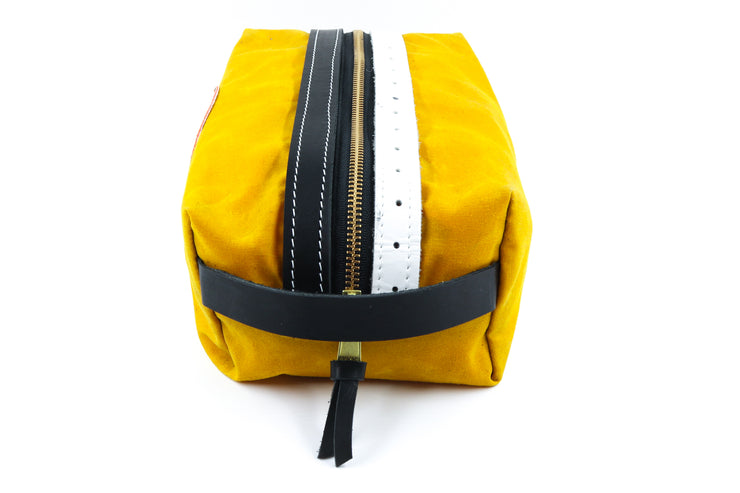 Boston Yellow/White Bathroom Bag