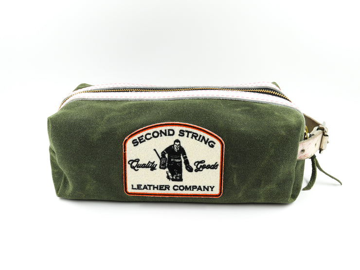 Minnesota Strap Bathroom Bag