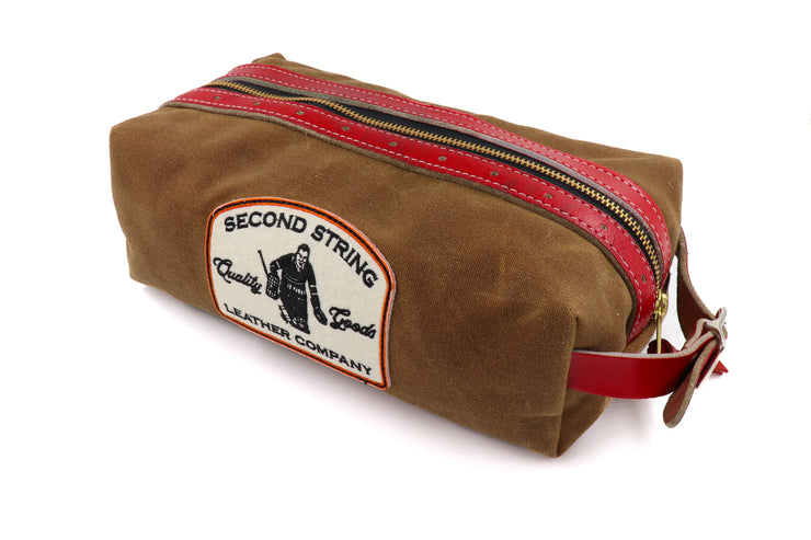 Detroit Buckle/Red Pull Bathroom Bag