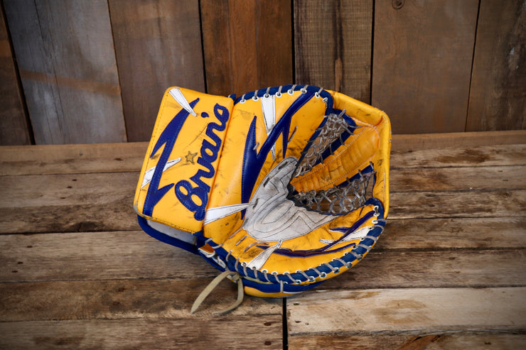 Razor White/Blue/Yellow Keychain