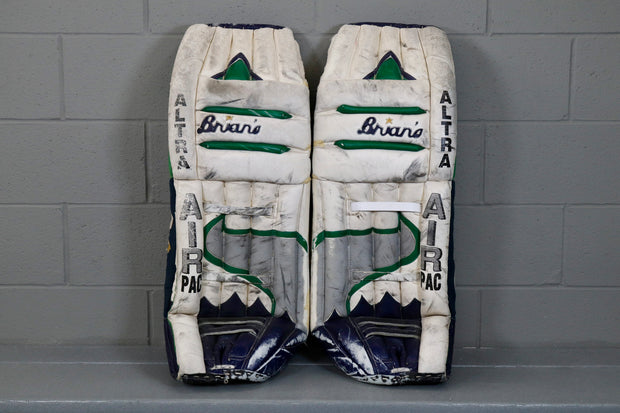 Hartford 6 Slot Square Wallet