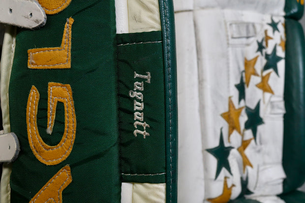 Dallas Green/White Bathroom Bag