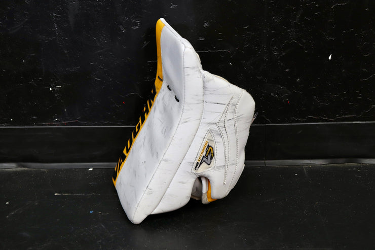 Pittsburgh White/Yellow Keychain