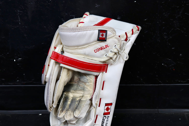 Detroit Red/White Keychain