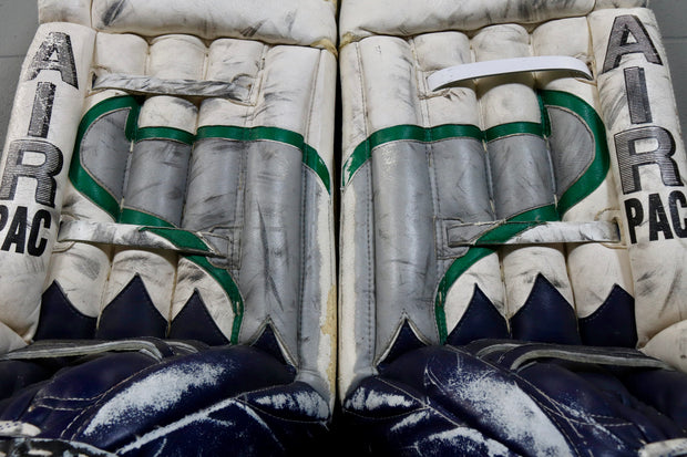 Hartford Gray/Green Bathroom Bag