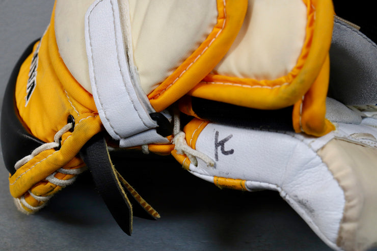 Pittsburgh White/Black Keychain