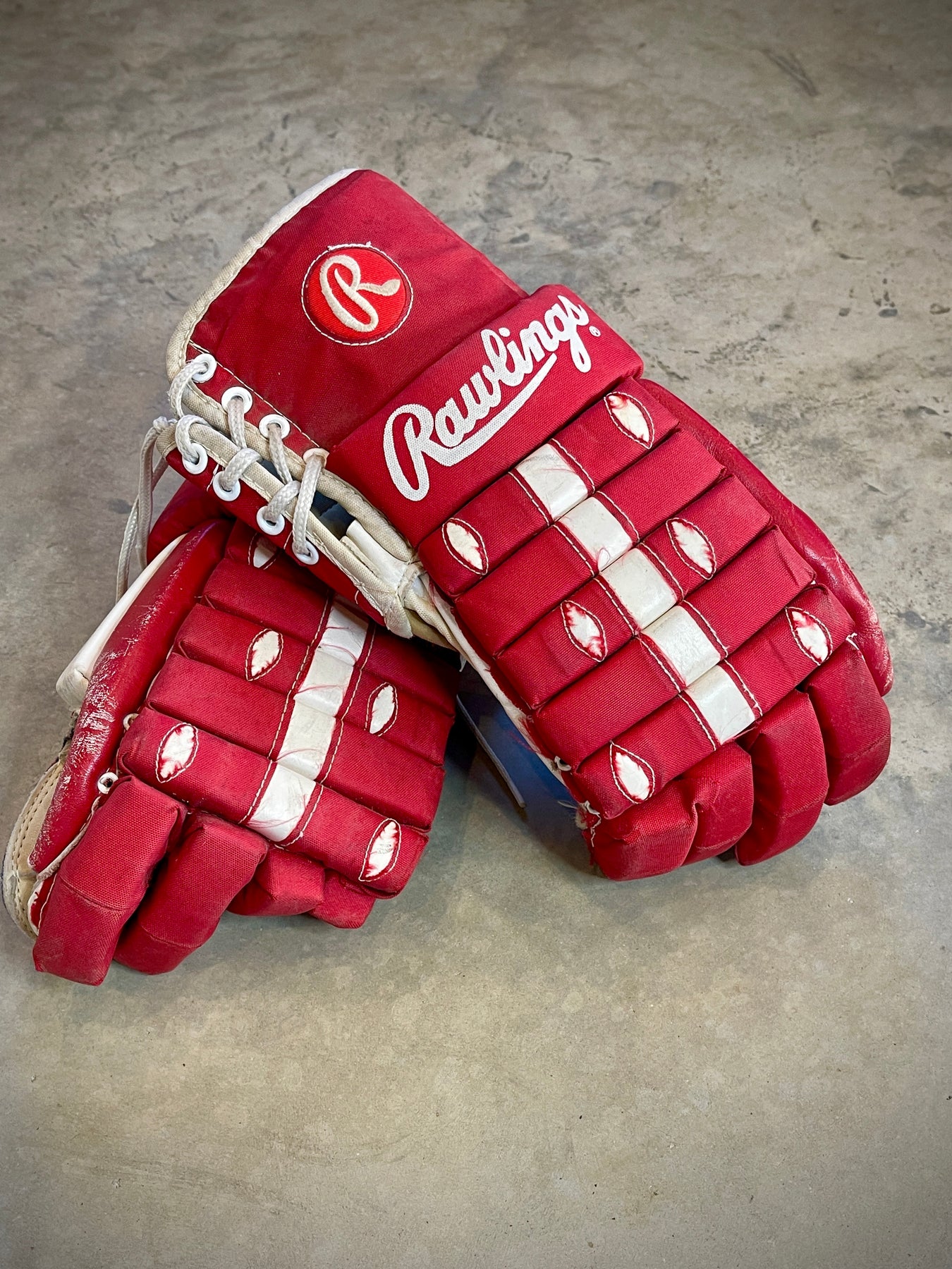red wings handschuhe Rawlings Hockey Gloves 15" Pro Stock (Detroit Red Wings) – Second String Leather Company