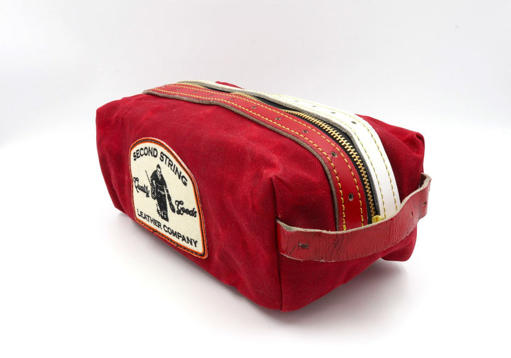 Razor Collection  White/Red Bathroom Bag