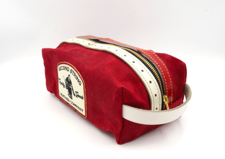 Razor Collection Red/White Bathroom Bag