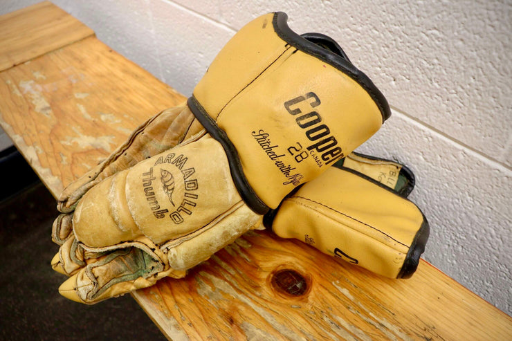 Cooper #28 Vintage Gloves 3 Slot Money-Clip
